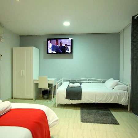 Hostel Artistic Barcelona Exterior photo